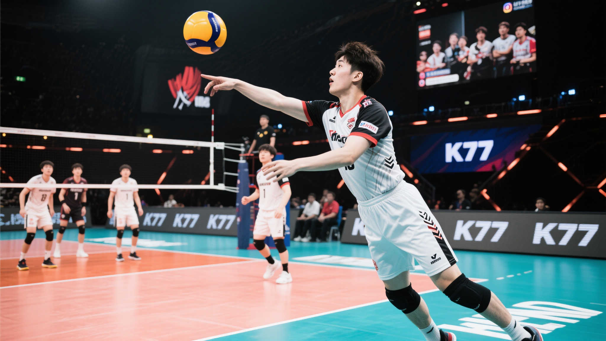 斯卢茨基探访爱徒K77，亲临现场观摩欧冠录制